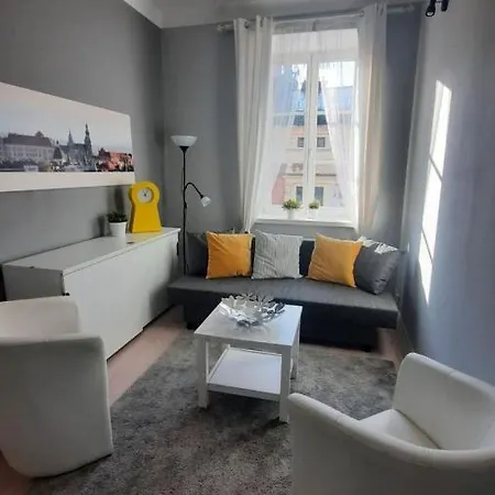 Golden Apartments/sz5 *